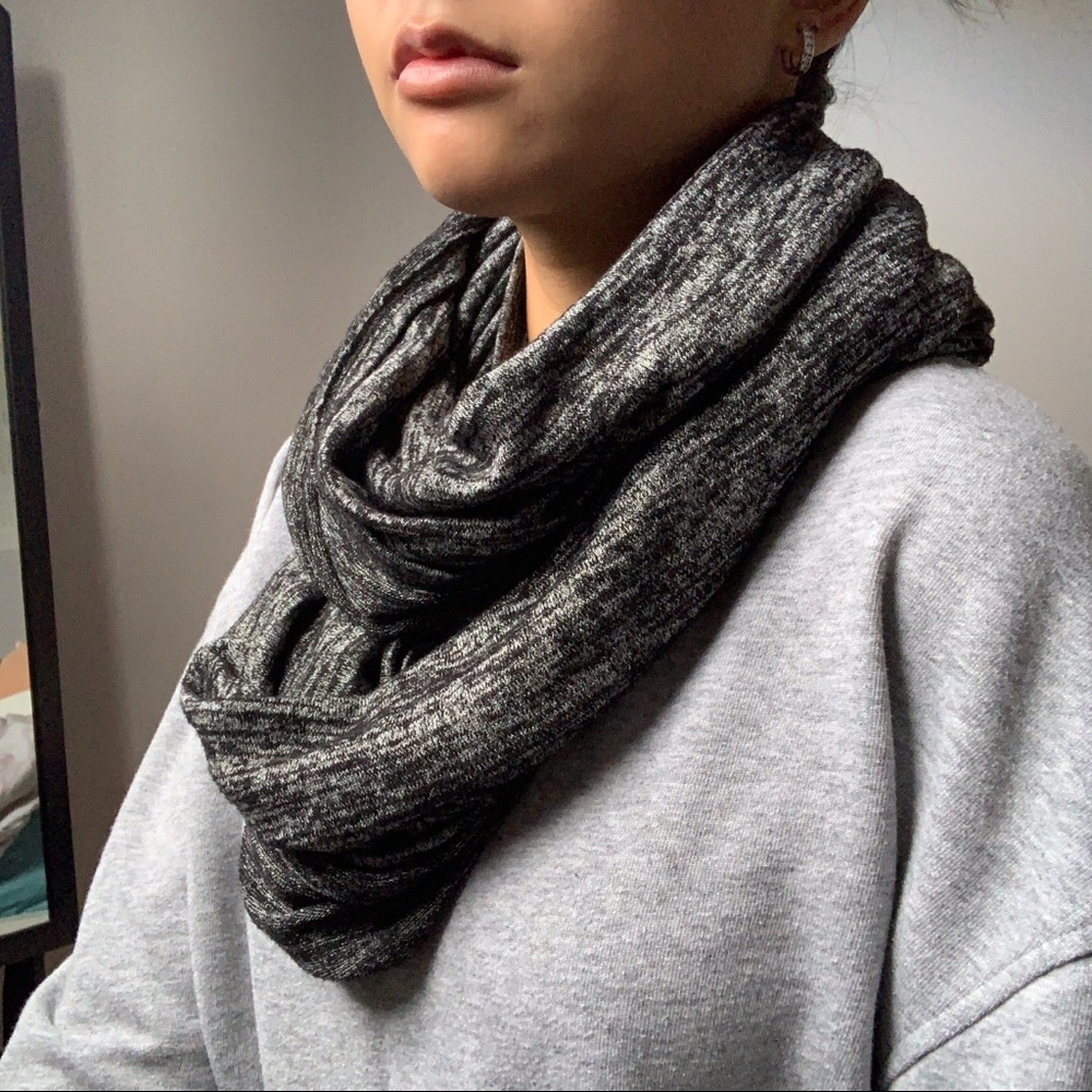 Aritzia scarf